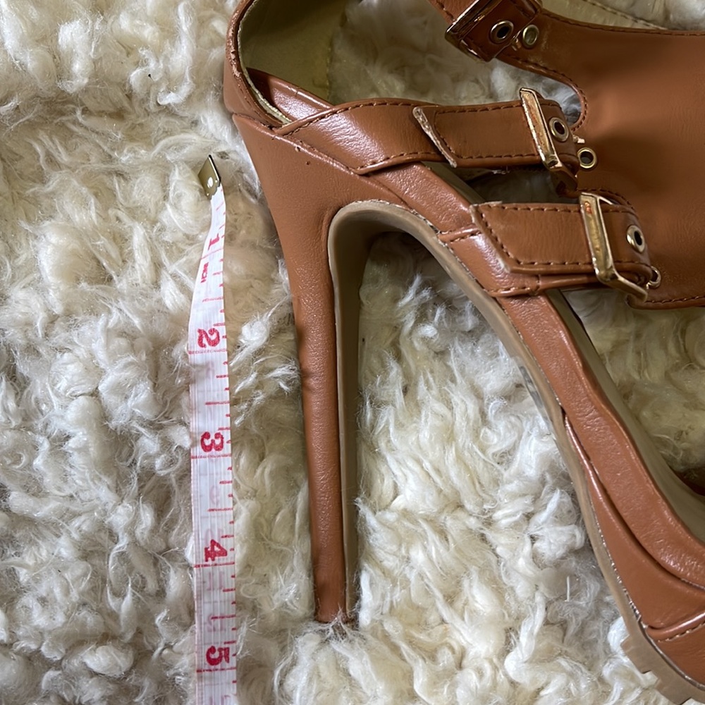 Heels - Picture 9 of 10
